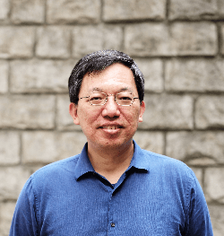 陳嘉新老師照片